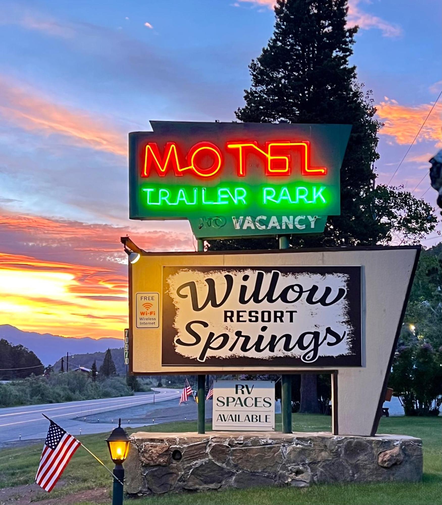 ברידג'פורט Willow Springs Resort מראה חיצוני תמונה